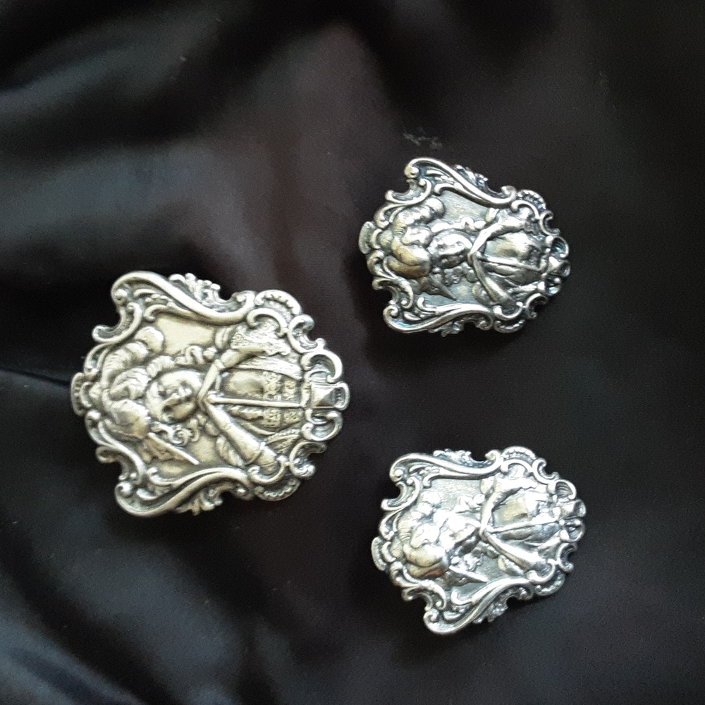 Vintage Hand Engraved Sterling Silver "Victorian " Brooch & Earring Set